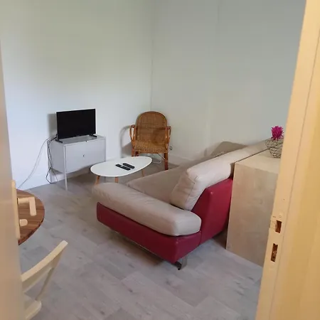 Cozy Retreat For 2 People Apartment *